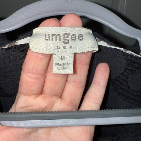 Texture dotted Black Blouse - Picture 3 of 3